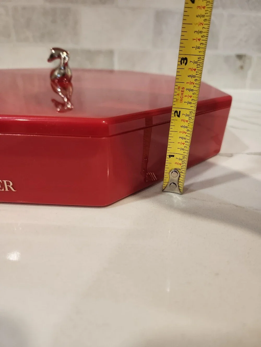 La Mer Red Octagon Accessory Organizer Luxury Display Storage Vanity/Jewelry Box